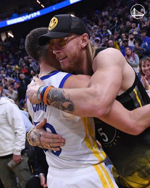 Image post by @warriors on Instagram