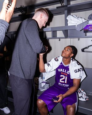 Image post by @gleaguesuns on Instagram