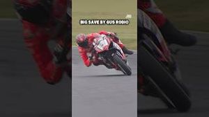 Video post by @motoamerica on YouTube