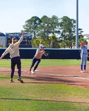 Image post by @csubucssoftball on Instagram