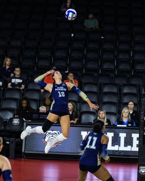 Image post by @gw_volleyball on Instagram