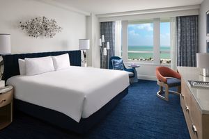 Image post by @fontainebleaumiamibeach on Instagram