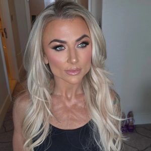 Image post by @naomilouisemakeup on Instagram