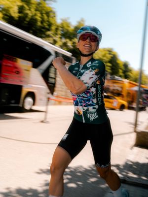 Image post by @wmncycling on Instagram