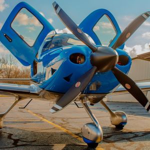 Image post by @p6aviation on Instagram
