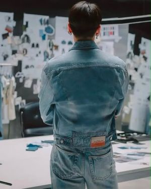 Image post by @ellemenhk on Instagram
