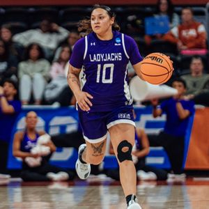 Image post by @sfa_wbb on Instagram