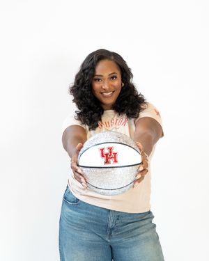 Image post by @uhcougarwbb on Instagram