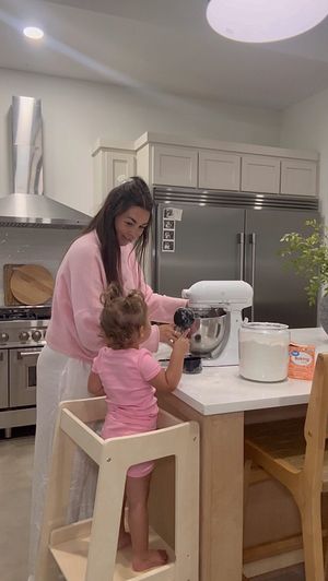 Video post by @sabrinanoellee on Instagram