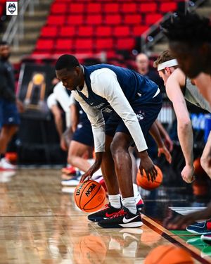 Image post by @UConnMBB on Twitter/X