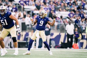 Image post by @UW_Football on Twitter