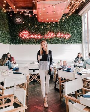 Image post by @kellyinthecity on Instagram