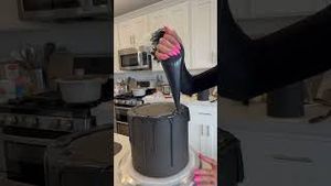 Video post by @theblondewhobakes on YouTube