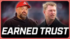 Video post by @hurrdatsports on YouTube