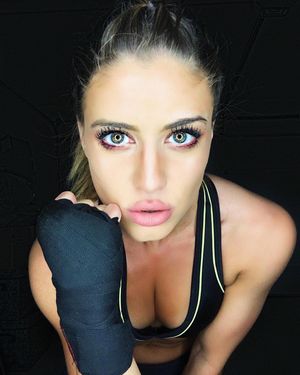 Image post by @kendalltoole on Instagram
