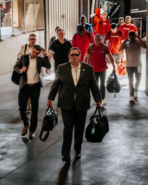 Image post by @unmlobofb on Instagram