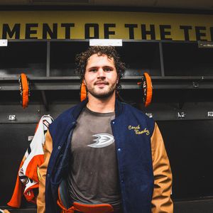 Image post by @AnaheimDucks on Twitter