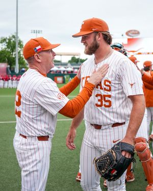 Image post by @TexasBaseball on Twitter