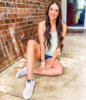 Image post by @sabrinanoellee on Instagram