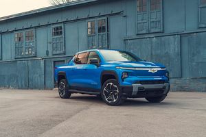 Image post by @mccarthychevyleessummit on Instagram