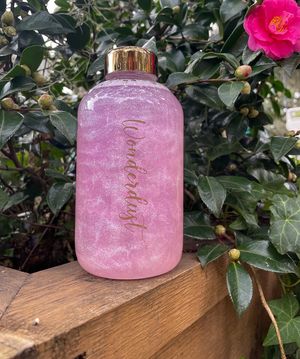 Image post by @drinkwonderdust on Instagram