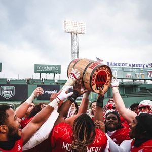 Image post by @LouisvilleFB on Twitter