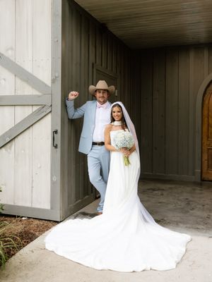 Image post by @vowdweddings on Instagram