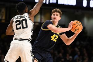 Image post by @umichbball on Twitter