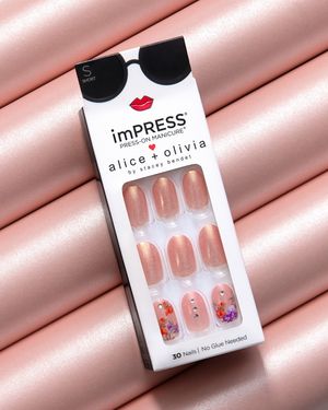 Image post by @impresslashes on Instagram