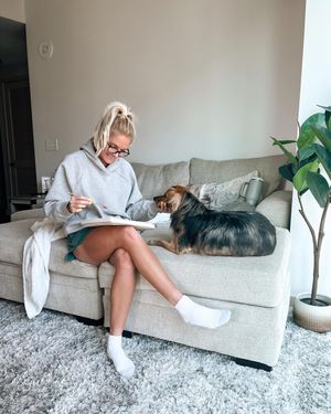 Image post by @natalieejacobs on Instagram