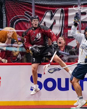 Image post by @MammothLax on Twitter