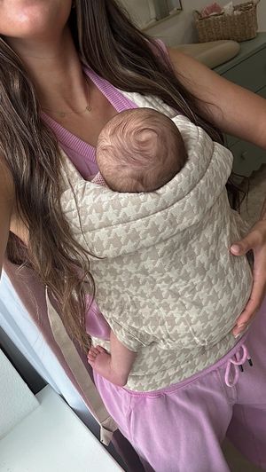 Video post by @sabrinanoellee on Instagram