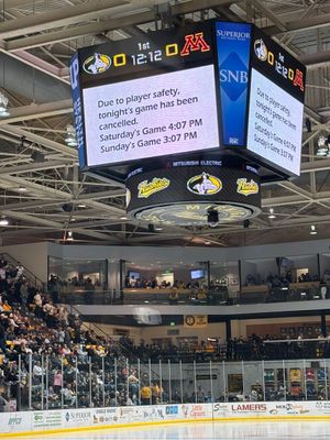 Image post by @GopherHockey on Twitter/X