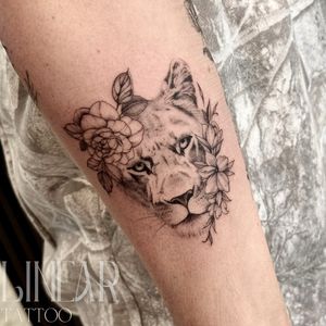 Image post by @christina.lineartattoo on Instagram