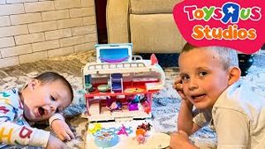 Video post by @toysrus on YouTube