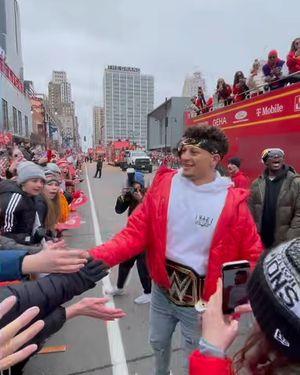 Image post by @chiefsespanol on Instagram