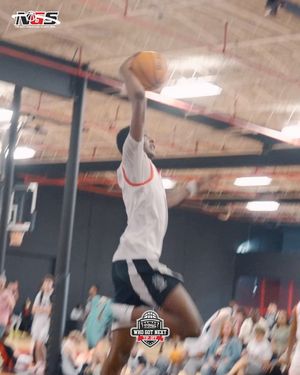 Image post by @ngshoops on Instagram