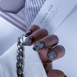 Image post by @nestanails on Instagram