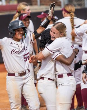 Image post by @ekusoftball on Instagram
