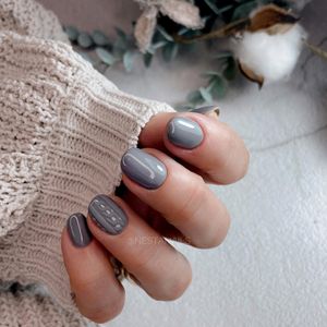 Image post by @nestanails on Instagram