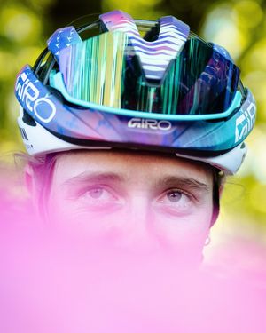 Image post by @wmncycling on Instagram