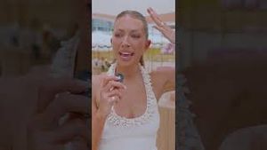 Video post by @siswimsuit on YouTube
