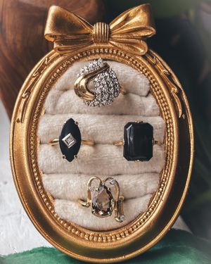 Image post by @maejeanvintage on Instagram
