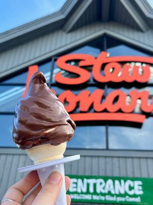 Image post by @stewleonards on Instagram