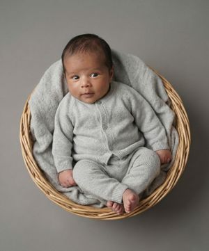 Image post by @newbornbabyphotographystudio on Instagram