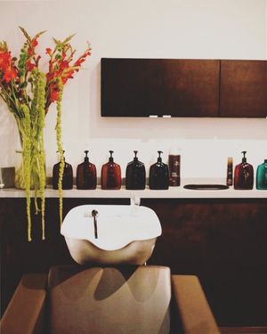 Image post by @gwynnemimssalon on Instagram