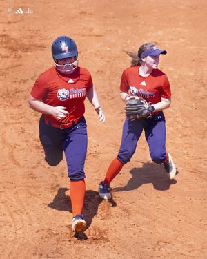 Image post by @BelmontSoftball on Twitter