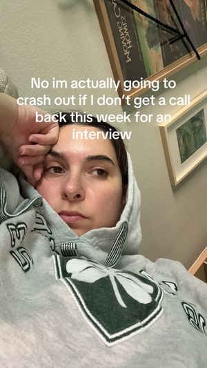 Video post by @hollylatiolais on TikTok