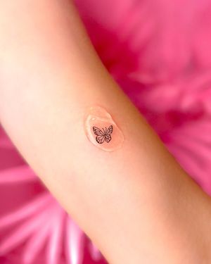 Image post by @jennifer.tinytattoo on Instagram