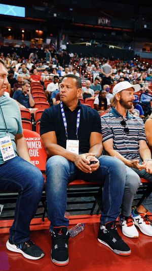 Image post by @NBATV on Twitter